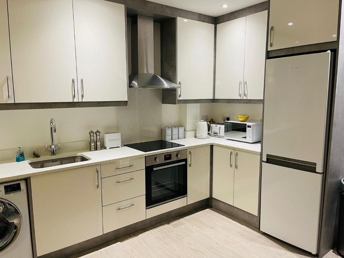 Salt Hill Windsor Legoland Eton Heathrow Luxury 2 Bed 1 Bath Free Parking Appartement Slough Buitenkant foto