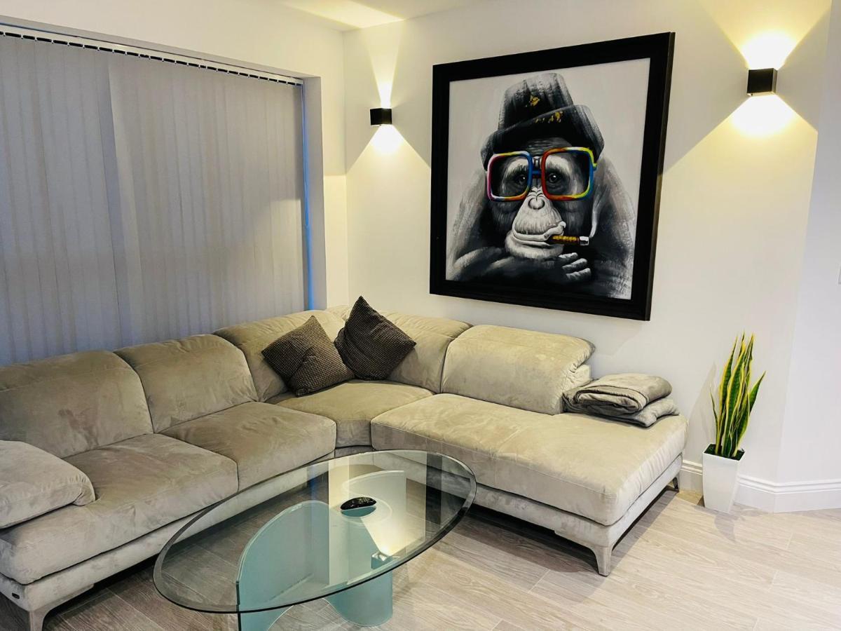 Salt Hill Windsor Legoland Eton Heathrow Luxury 2 Bed 1 Bath Free Parking Appartement Slough Buitenkant foto